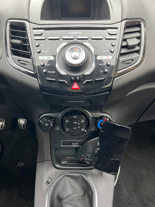 Ford Fiesta Mk7.5 ST βάση ασύρματης φόρτισης Magsafe